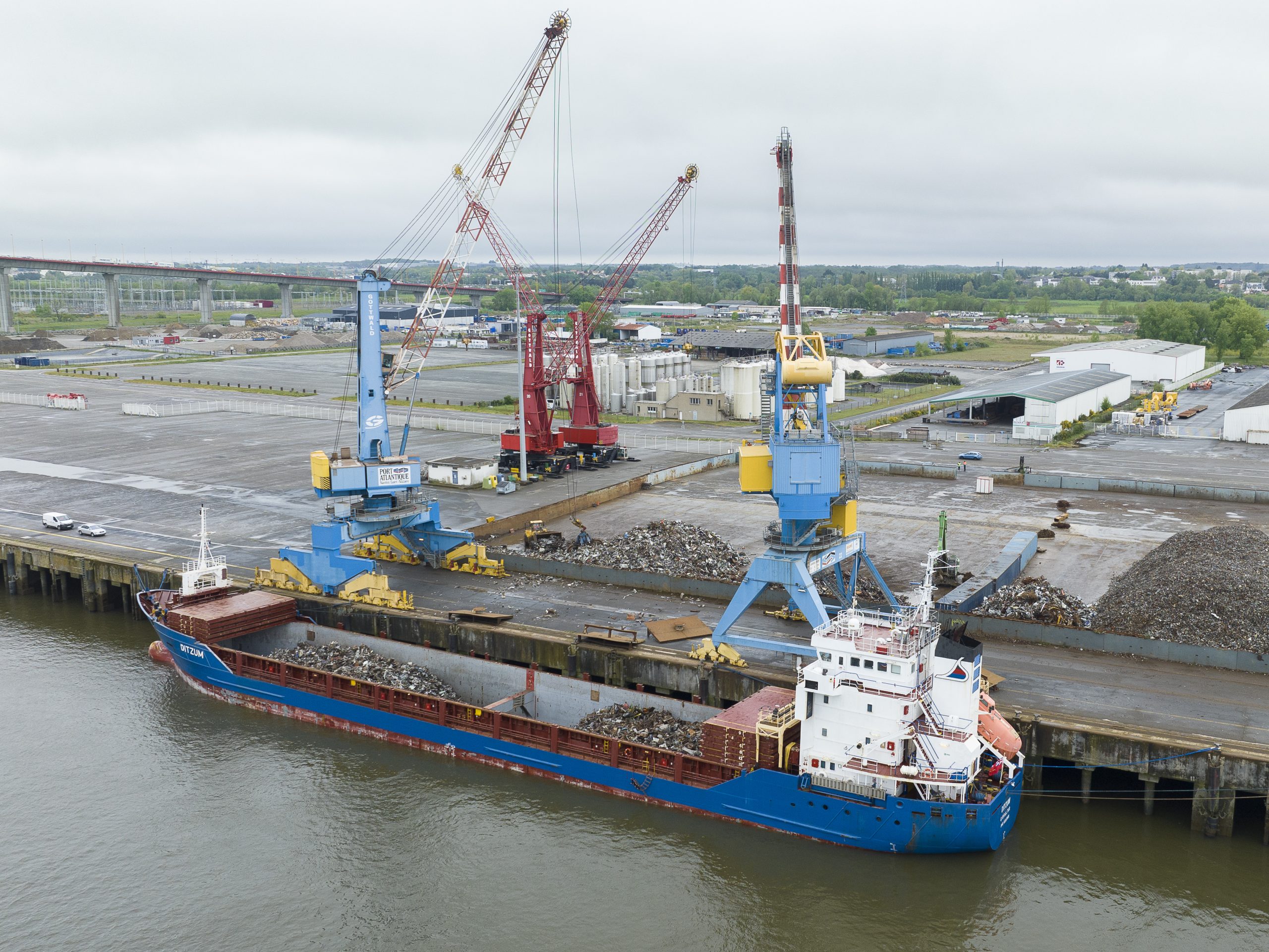 Paprec Métal réalise sa première expédition de ferrailles par bateau Paprec Métal réalise sa première expédition de ferrailles par bateau