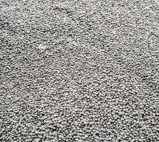 Grains de plastiques broyés