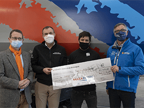 SNSM sea rescue workers receive a donation from Paprec and Crédit Mutuel Arkéa